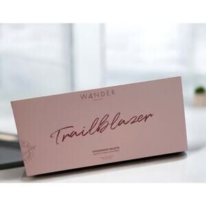 WANDER BEAUTY Trailblazer Eyeshadow Palette NEW Neutral Chartreuse Emerald Tones